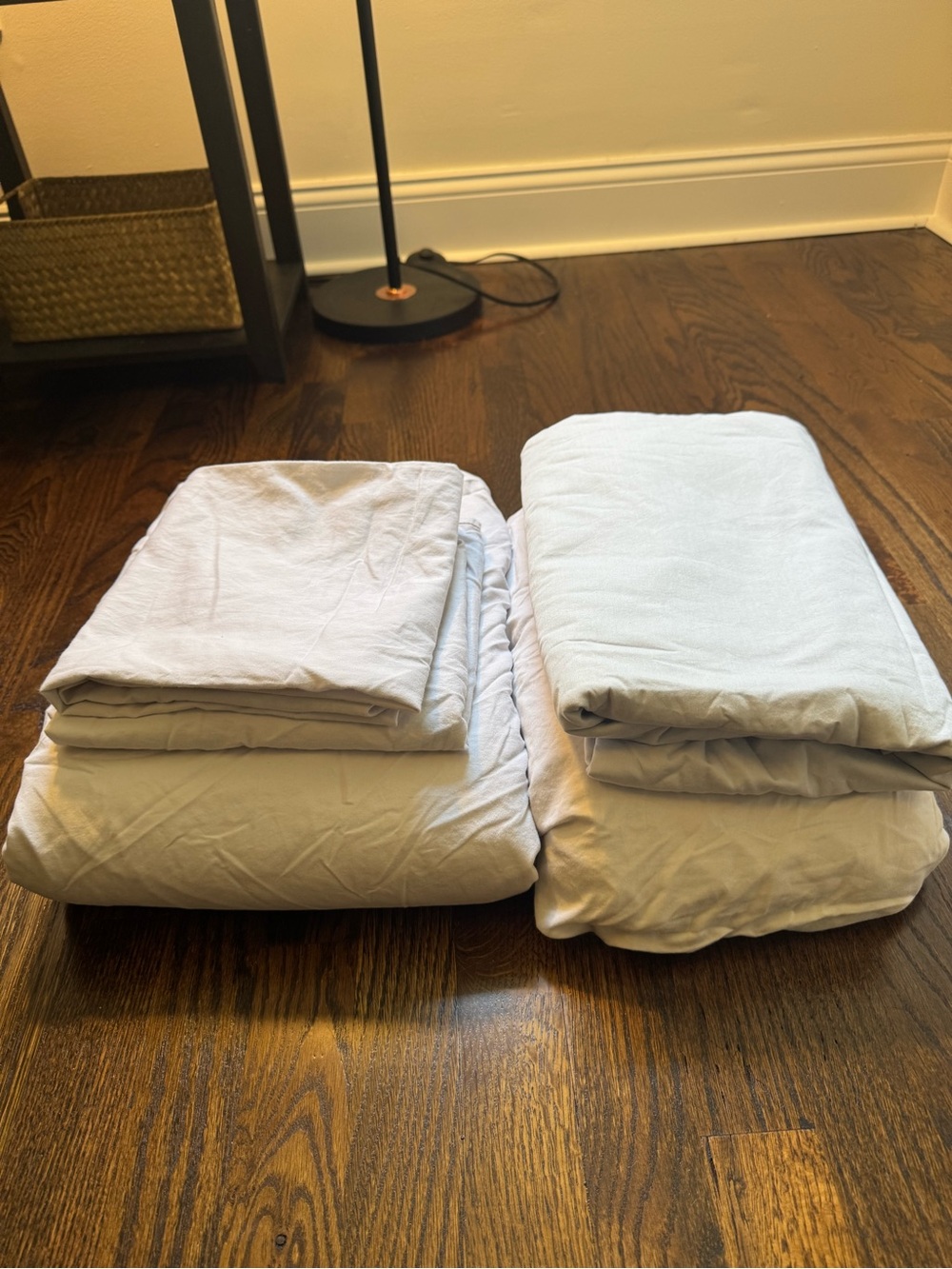 Brooklinen Luxe Sateen Sheet Set in Cloud - Picture 4 of 5